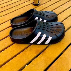 ADIDAS CLOGS UNISEX ONLY WORN ONCE